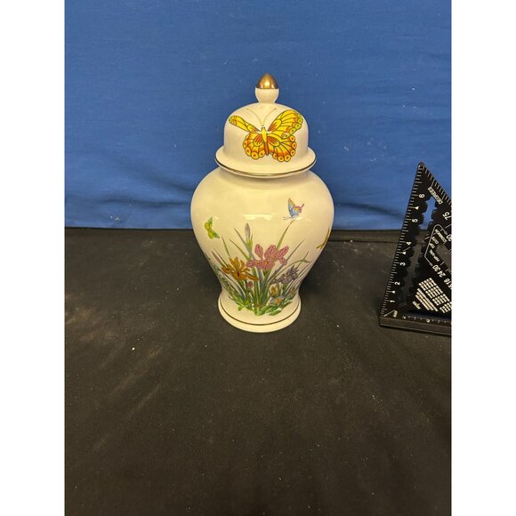 Vintage Porcelain Ginger Jar With Lid Floral & Butterfly Design - Picture 2 of 3